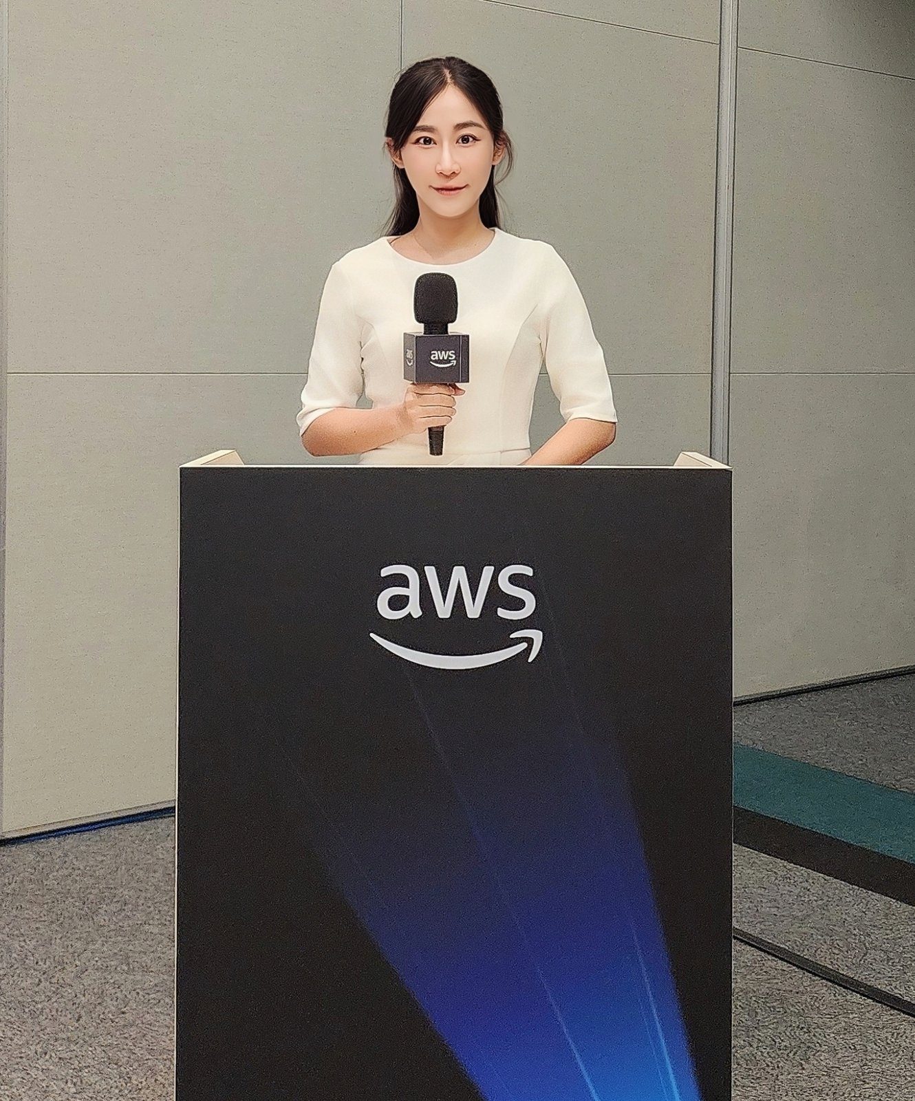 AWS 雲端技術研討會主持｜研討會主持人黃珮綸 YAYA